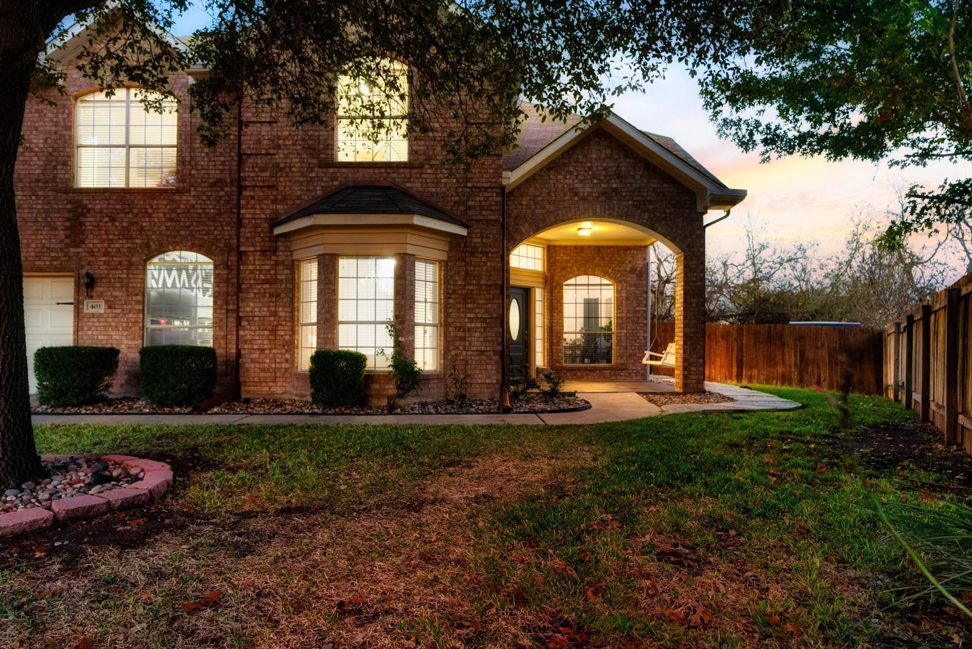 Stunning Family Home With Pool & Hot Tub - Sleeps 17 ฟลูเกอร์วิลล์ ภายนอก รูปภาพ